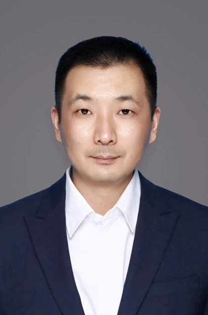 李霄证件照1.png